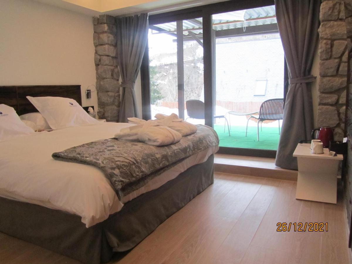 Mauberme Mountain Boutique Hotel サラルデュ エクステリア 写真