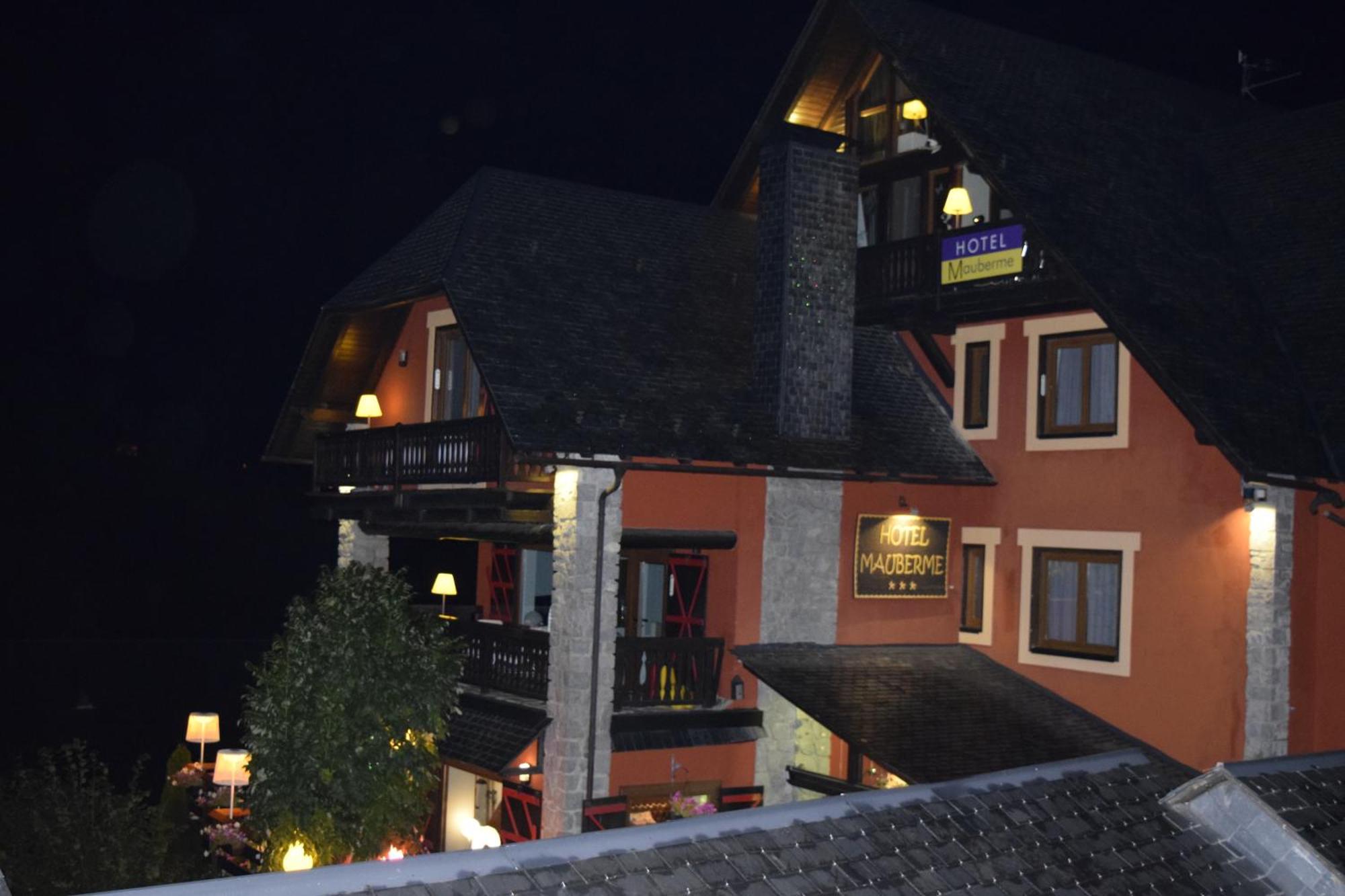 Mauberme Mountain Boutique Hotel サラルデュ エクステリア 写真