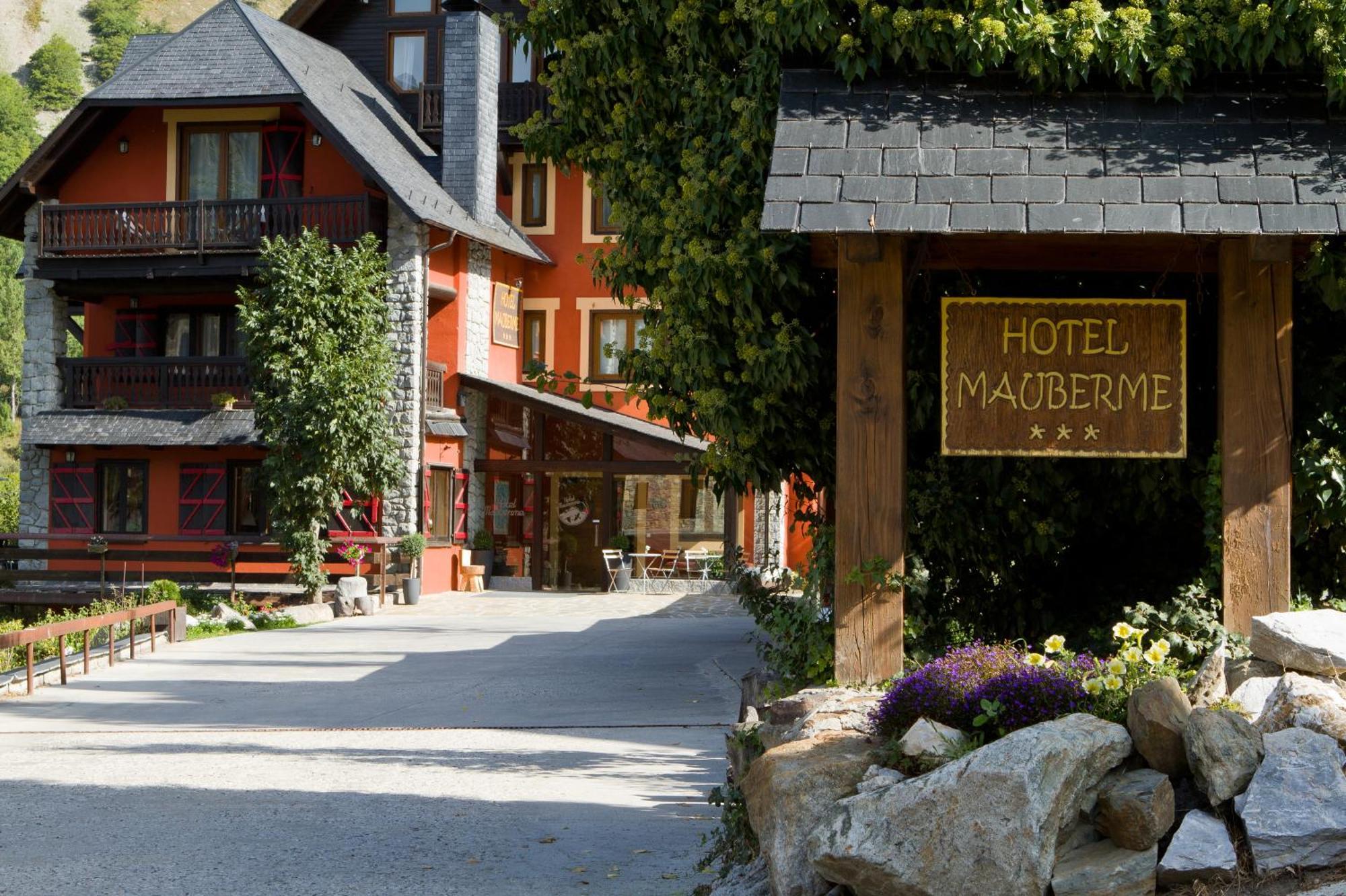 Mauberme Mountain Boutique Hotel サラルデュ エクステリア 写真